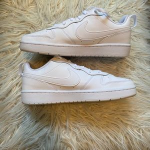 White Nike Court Borough Shoes Size 7Y in boys